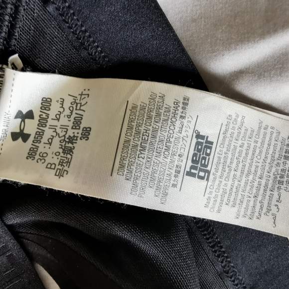 UNDER Armour sports bra 36 - Picture 4 of 4